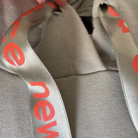 New Balance Cropped Hoodie Sweater - Picture 4 of 4